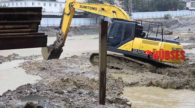 Mega projede, sağanak yağmura rağmen çalışmalar sürüyor
