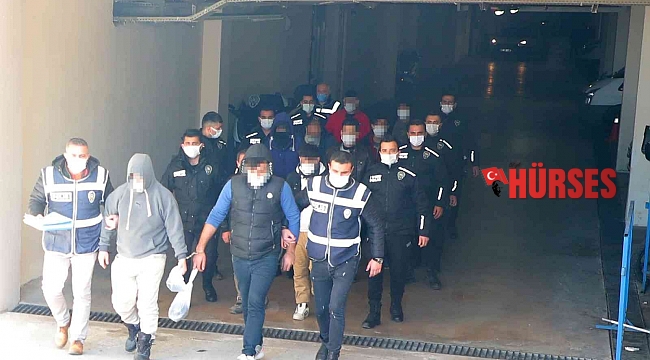 Antalya&#039;da eş zamanlı operasyonlarda 58 aranan şahıs yakalandı