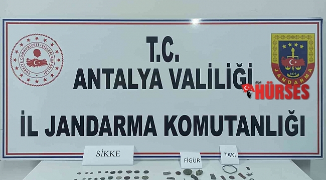 Antalya&#039;da jandarma, 84 tarihi eser ele geçirdi
