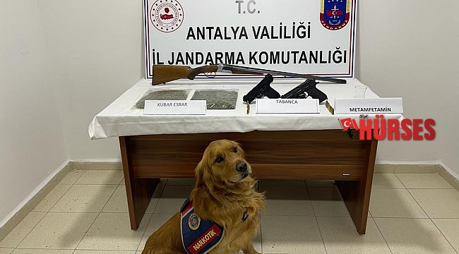 Antalya&#039;da jandarmadan uyuşturucu operasyonu: 2 gözaltı