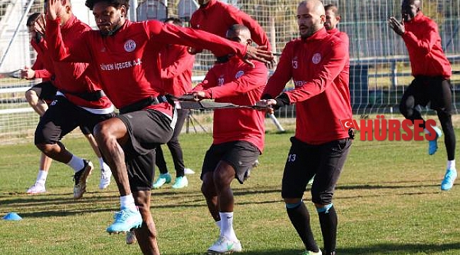 Antalyaspor, 8 haftalık galibiyet hasretine son vermeyi hedefliyor