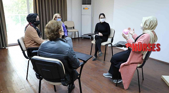 Engelli yakınları grup eğitimi ile moral ve destek buluyor