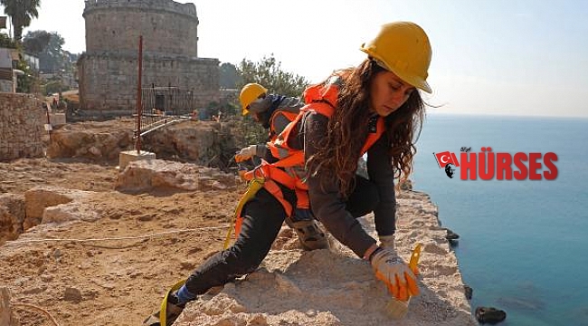 Hıdırlık Kulesi'nde arkeolojik kazılar devam ediyor