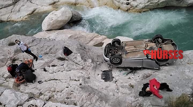 Kemer'de otomobil dereye uçtu: 1'i ağır, 4 yaralı