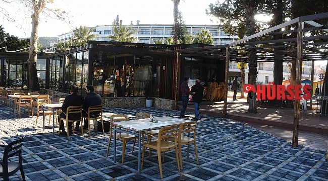Kemer'in buluşma noktası 'Deniz Kafe' yenilendi