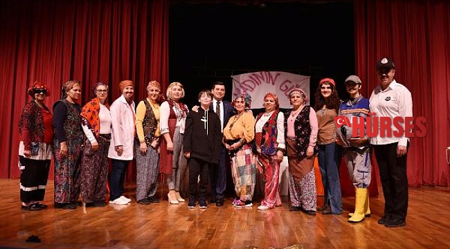 Kepez'in ev kadınları, 'Kadının Gücü'nü sahneledi