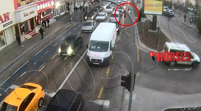 Motokuryenin yayaya çarpma anı kamerada