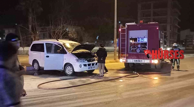 Motor kısmında yangın çıkan araçta maddi hasar oluştu