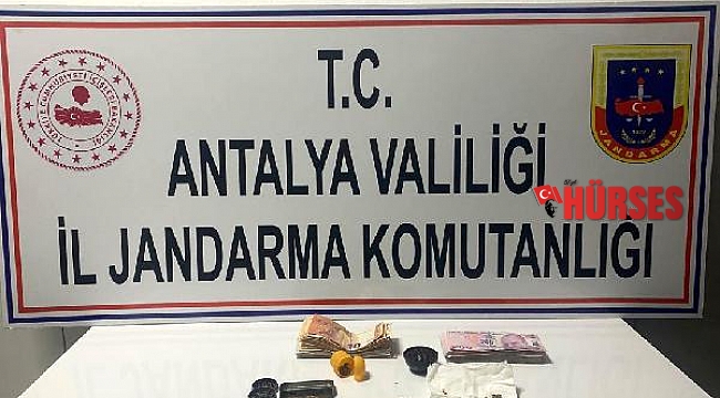 Otobüsten indiği anda karşısında jandarmayı gördü