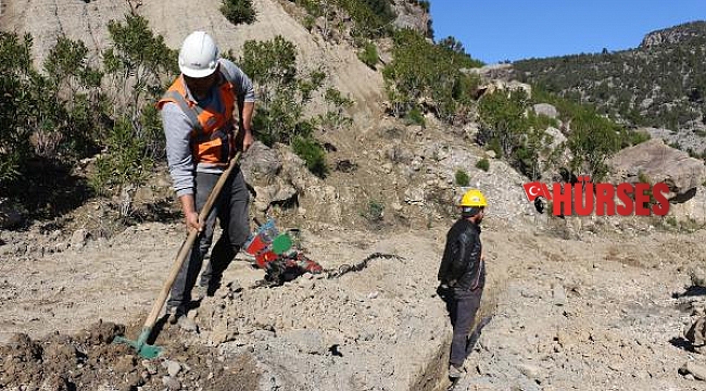 Serik'te sorunlu içme suyu hattı yenilendi
