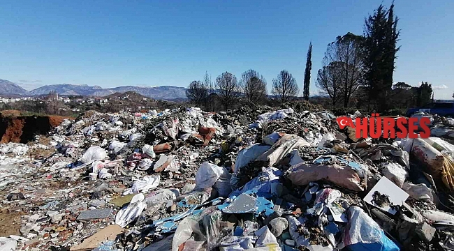 Turizm merkezine yakışmayan çöplük görüntüsü