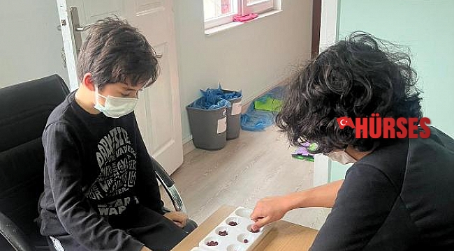 Üstün zekalı çocuklara yönelik terapi atölyesi