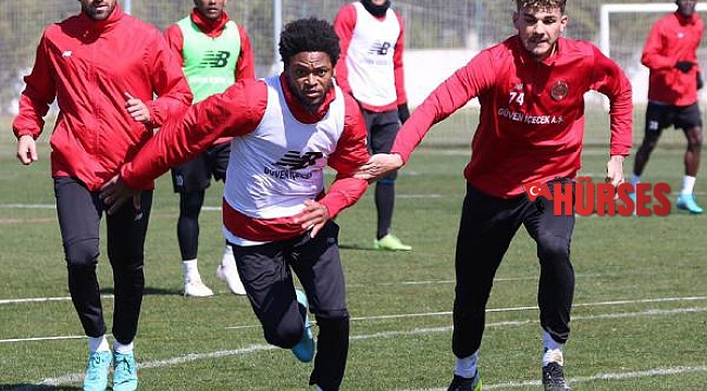 Antalyaspor, İstanbul'a gidemeyince TFF'den maçın ertelenmesini talep etti