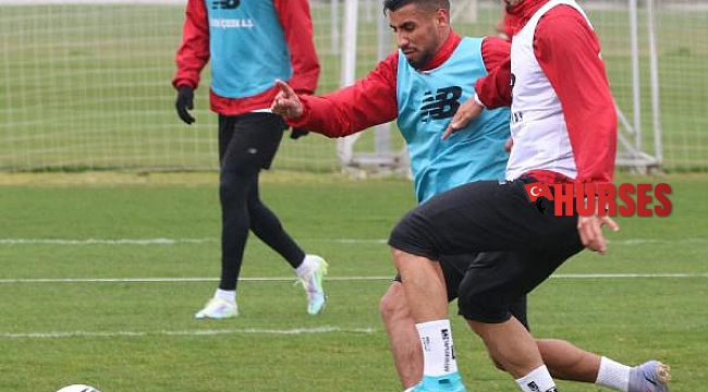 Antalyaspor'un golleri 'sağ ayaktan'