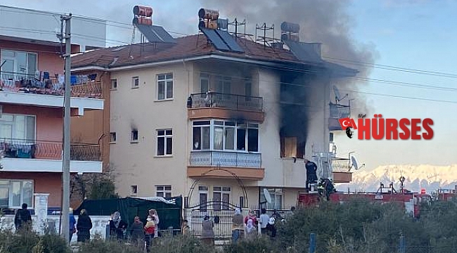 Döşemealtı'nda korkutan ev yangını
