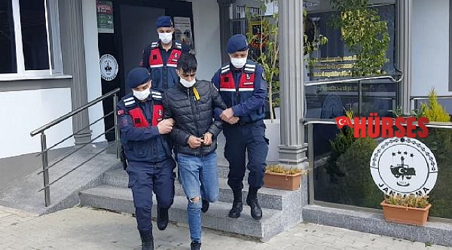 Hırsızı elindeki dövme yakalattı
