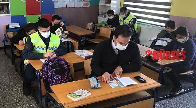 Jandarma öğrencilerle buluştu