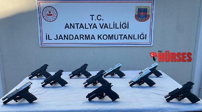Kaçarken çöpe attığı valizden ve evinden 10 tabanca çıktı