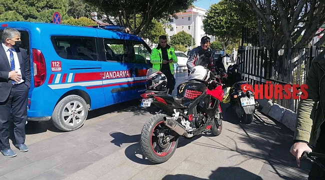 Otomobil motosikletle çarpıştı: 2 yaralı