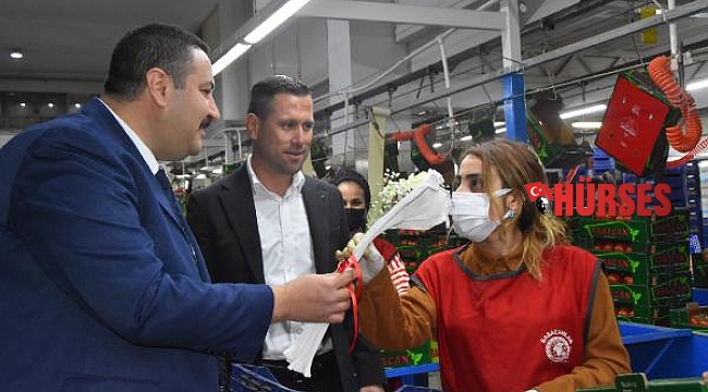 Sera ve paketleme tesislerinde çalışan kadınlar unutulmadı