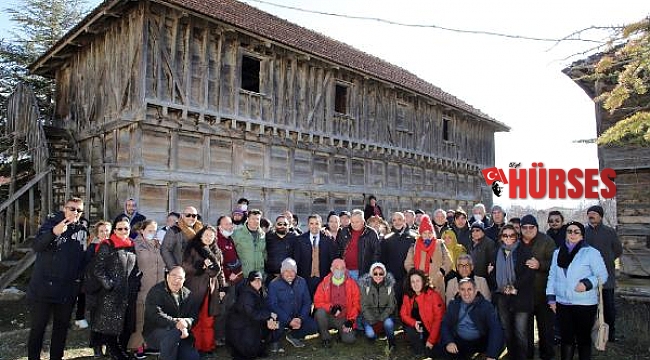 Turizmcilerden 'Kadim Şehir' Elmalı'ya çıkarma