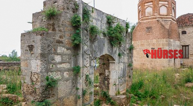 1 yılda ziyarete açılacaktı, bakımsızlıktan yabani ot çıktı
