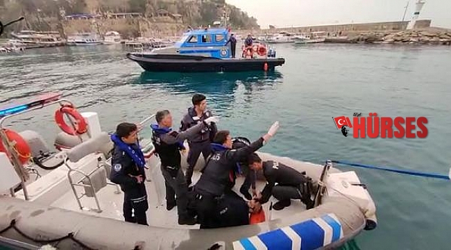 30 metre yükseklikteki falezlerden düştü; deniz polisi kurtardı