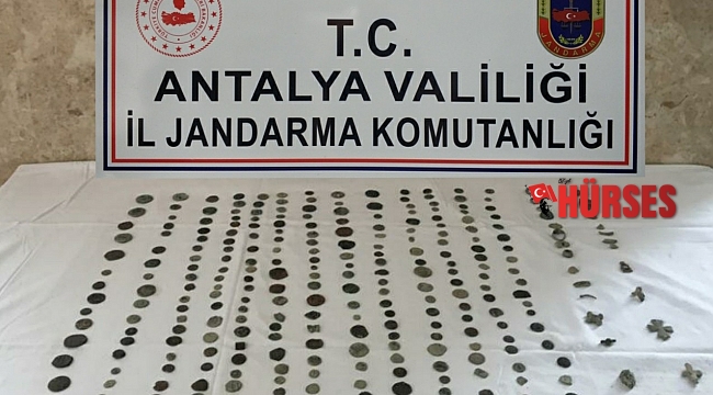 Antalya'da jandarma tarihi eser kaçakçılarına göz açtırmadı