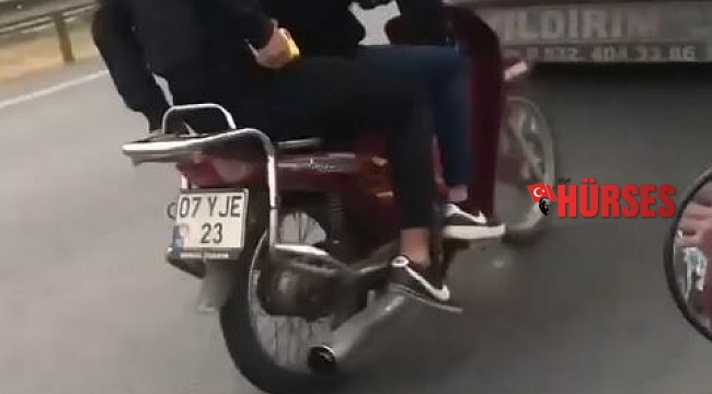 Antalya'da motosikletli gençlerden yürekleri ağza getiren hareket