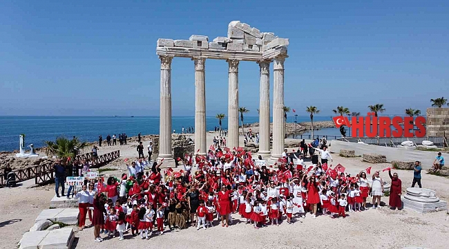 Antik Side çocuklarla renklendi
