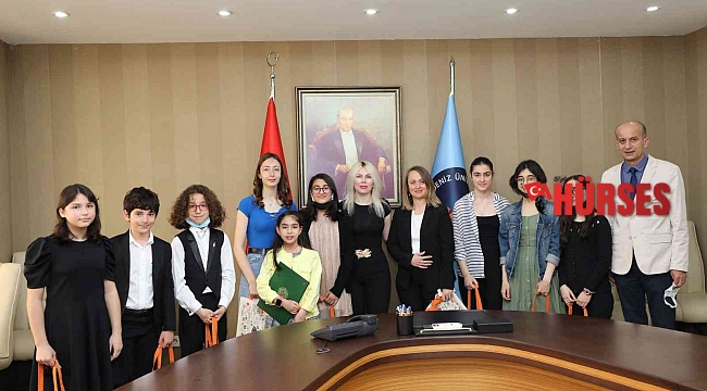 AÜ Rektörü Özkan: "Öğrencilerimiz başarıları ile üniversitemizi ülkemize ve dünyaya anlatıyor"