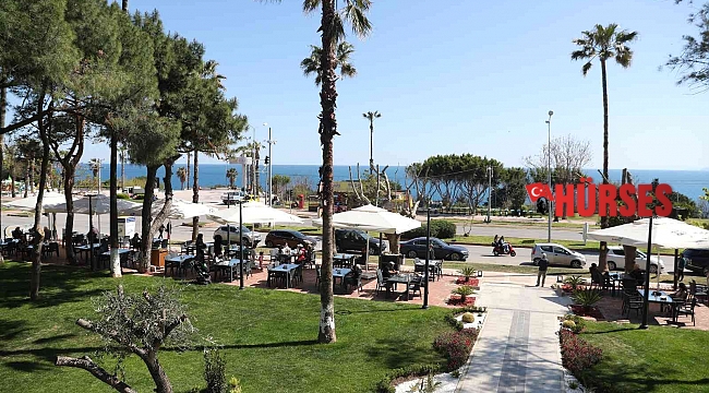 Barbaros Çay Bahçesi yenilenen yüzüyle hizmette