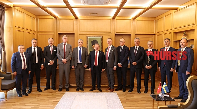 Başkan Böcek büyükelçi ve konsolosları ağırladı