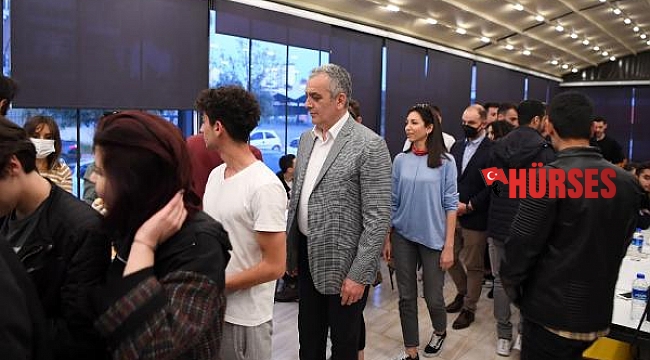 Başkan Esen, üniversitelilerle iftar yemeği sırasında