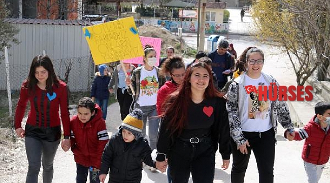 Burdur'da özel bireyler otizme dikkat çekti