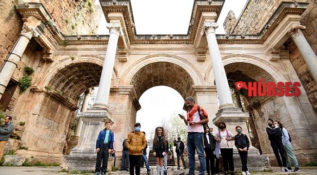 Çocuklar ve gençlerle Kaleiçi turu