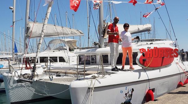 Deniz sevdalısı çift, katamaranla dünya turuna çıktı