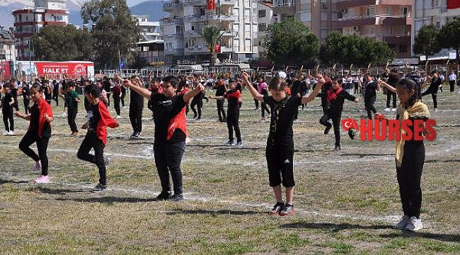Finike'de 23 Nisan kutlaması