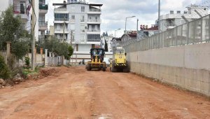 Kepez'in 2 mahallesine sıcak asfalt