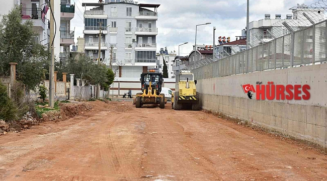 Kepez'in 2 mahallesine sıcak asfalt