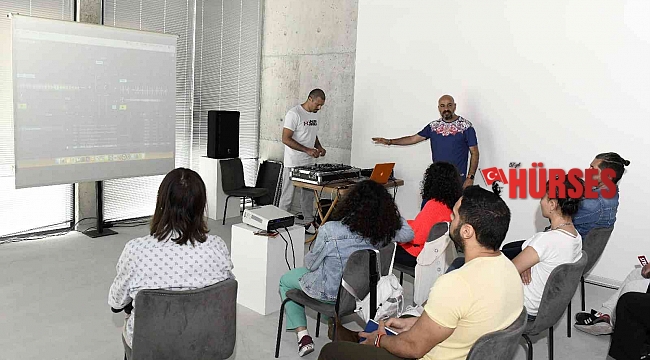 Muratpaşa Belediyesi'nden DJ kursu