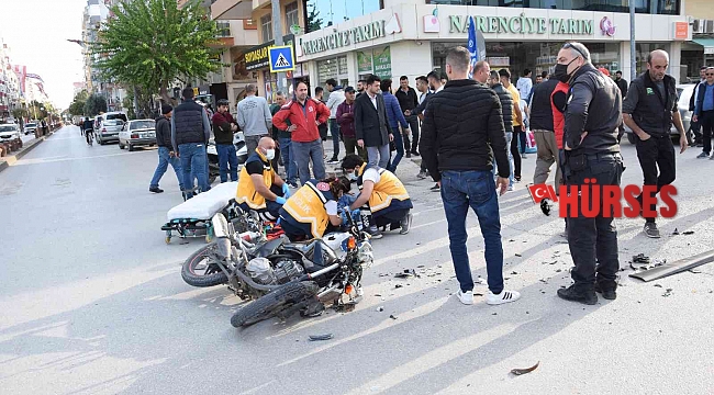 Otomobil ile motosiklet çarpıştı: 1'i ağır 2 yaralı