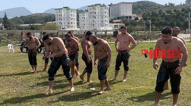 Pehlivanlar kıspet giydi