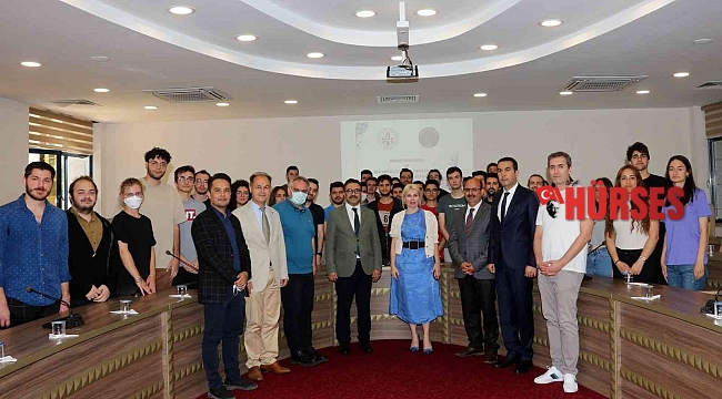 Rektör Özkan:"Dijital evrende de bağımsızlığımızı sağlamlaştırmalıyız"