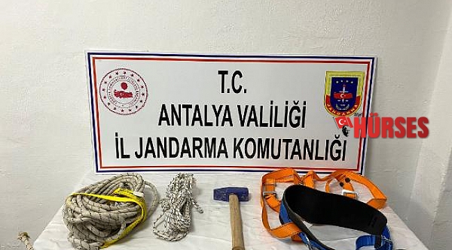 Sit alanında kaçak kazı yapanlar yakalandı