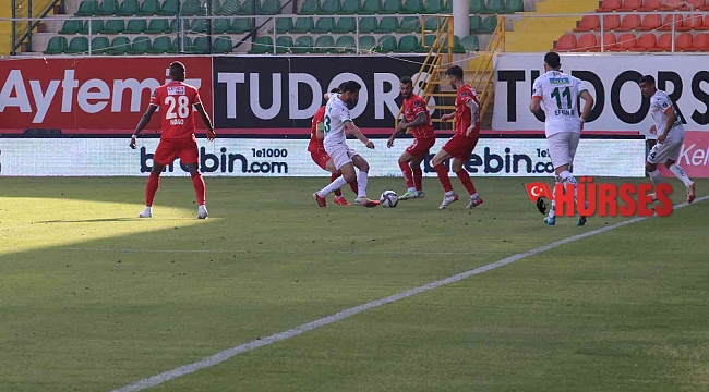 Spor Toto Süper Lig: Alanyaspor: 1 - Antalyaspor: 3