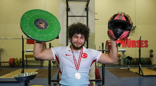Yürüyemezsin' denilen Tarık, 2,5 ayda ayağa kalkıp halterde Türkiye 2'ncisi oldu