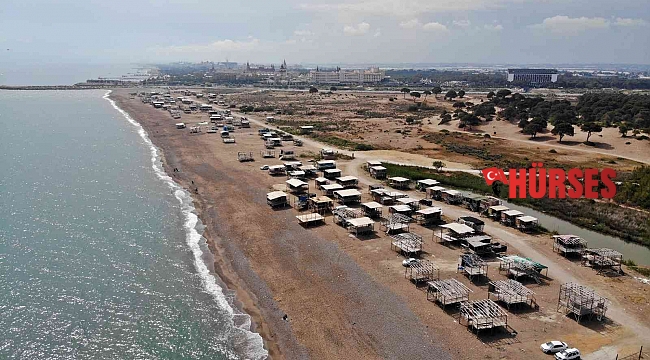 5 yıldızlı otellere komşu denize sıfır çardaklarda yıkım sessizliği