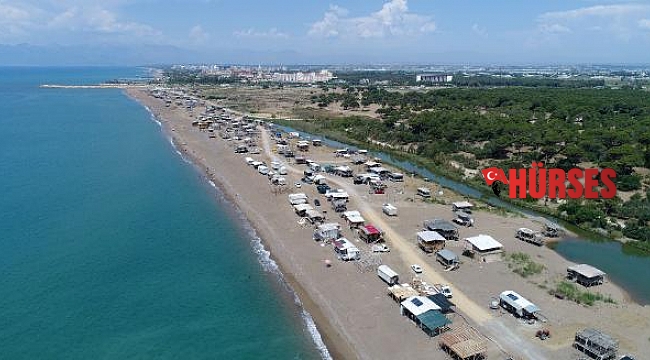 Aksu sahilinde değişen bir şey yok; yıkılmayınca yerleştiler