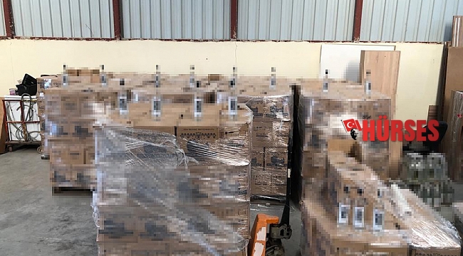 Antalya'da depoya yapılan baskında 11 bin litre kaçak içki ele geçirildi